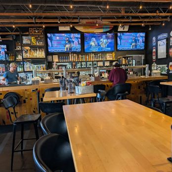 33 Taps - Silver Lake - Another view. - Sports Bars Near Me - Los Angeles, California 33 Taps - Silver Lake - Another view. - Sports Bars Near Me - Los Angeles, California
