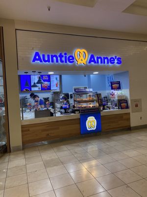 Auntie Anne's by null