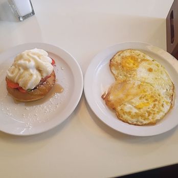 JT's Diner - Mini waffle and over hard eggs  Mimosa flight(watermelon, mango, strawberry and prickly pear) - American Near Me - Palm Desert, California