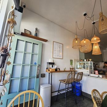 Earth Tone Cafe - Cafes Near Me - San Francisco, California