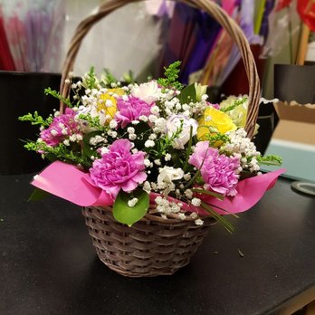 Belles Fleurs - Basket arrangement - Florists Near Me - Dublin, D Belles Fleurs - Basket arrangement - Florists Near Me - Dublin, D