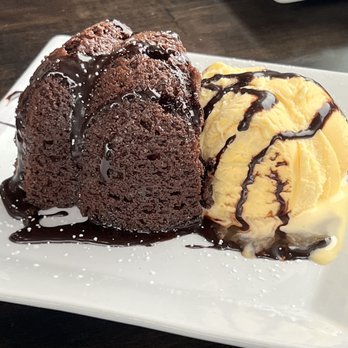 Lone Point Cellars - Kahalua chocolate cake and extraordinary vanilla ice cream. - Venues & Event Spaces Near Me - Brewster, Washington Lone Point Cellars - Kahalua chocolate cake and extraordinary vanilla ice cream. - Venues & Event Spaces Near Me - Brewster, Washington