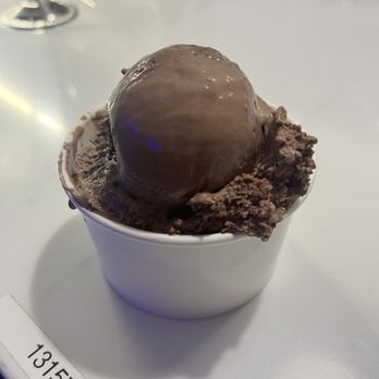 Heaven Creamery Rino - chocolate/peanut butter ice cream - Gelato Near Me - Denver, Colorado
