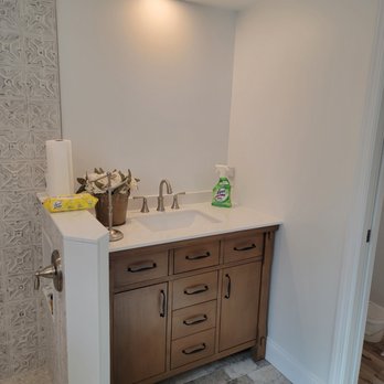 Fénix general contractors - a bathroom in a home - General Contractors Near Me Fénix general contractors - a bathroom in a home - General Contractors Near Me