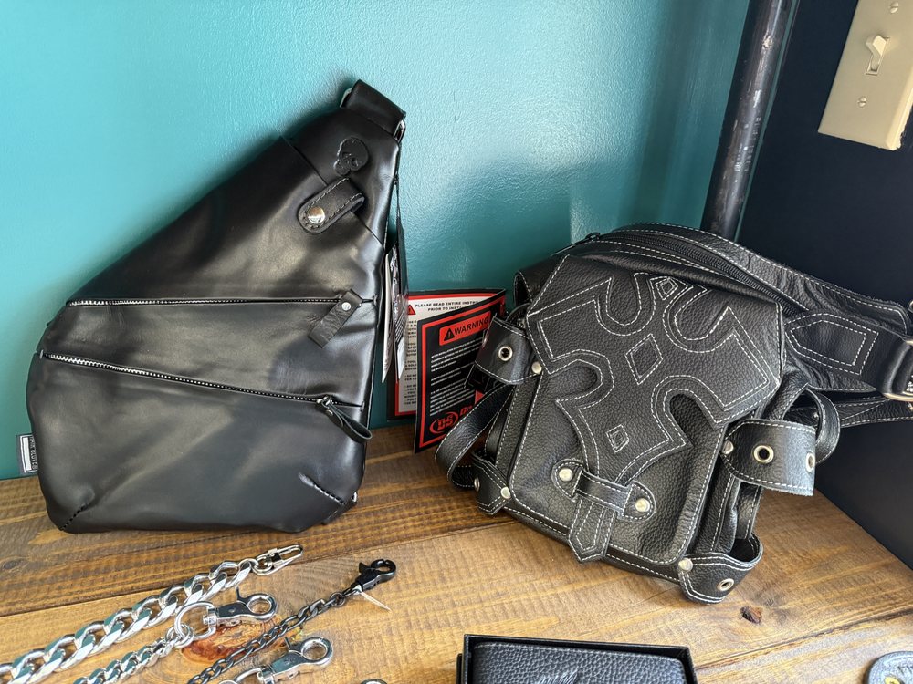 Iron & Clover Motorcycle Mercantile Logo