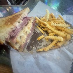 Riley's Gathering Place - Reuben with fries