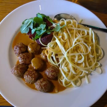 Martina - Lihapullat & mascarponekastiketta - Italian Near Me - Järvenpää, 18 Martina - Lihapullat & mascarponekastiketta - Italian Near Me - Järvenpää, 18