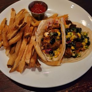 Marlow’s Tavern on Yelp