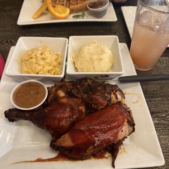Georgia's Restaurant - Chicken & Waffle - Soul Food Near Me - Long Beach, California
