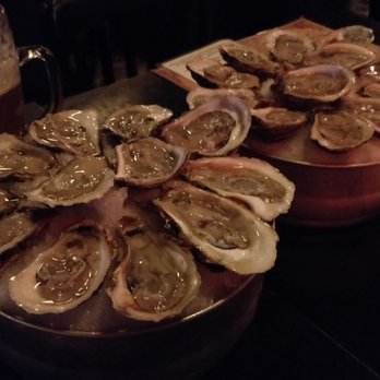 The Headless Widow - $1 happy hour oysters - Cocktail Bars Near Me - New York, New York The Headless Widow - $1 happy hour oysters - Cocktail Bars Near Me - New York, New York