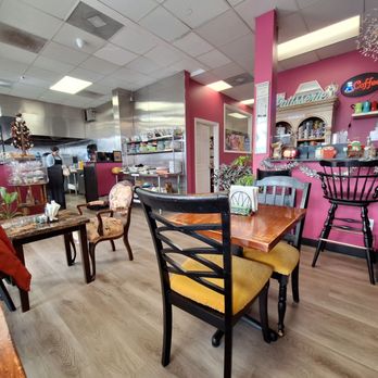 La Dolcekca Bakery Cafe - Clean and cozy - Bakeries Near Me - Charlotte, North Carolina