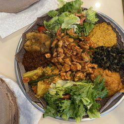 Cafe Eritrea D'Afrique - Chicken tipsi, and veggie combo: every item on this is super tasty, what a healthy meal!