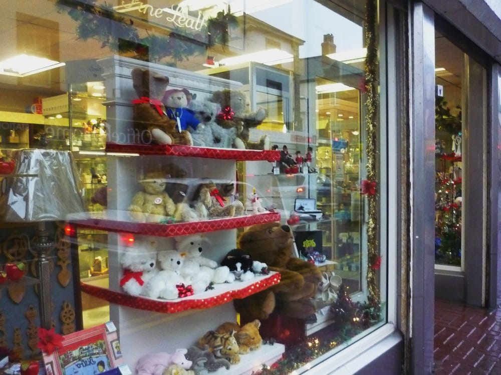 ROBERTS OF RHYL 4 Wellington Road, Rhyl, Denbighshire, United Kingdom