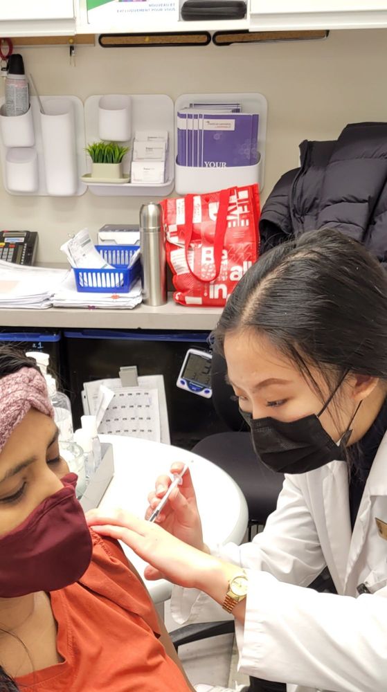 SHOPPERS DRUG MART Updated September 2024 10 Photos & 18 Reviews 4429 Kingsway, Burnaby