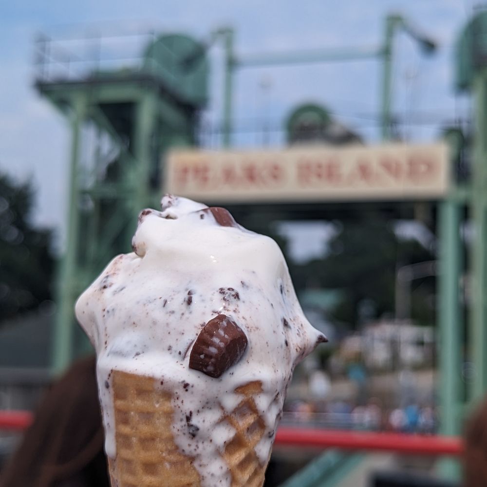 Down Front - Moose Tracks Ice Cream - Ice Cream & Frozen Yogurt Near Me - Peaks Island, Maine