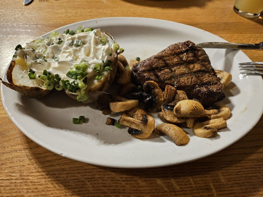 COLISEUM PIZZA & STEAK Updated October 2024 43 Photos & 87 Reviews