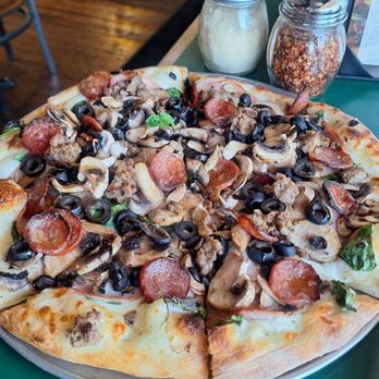 Pizza Factory - Thin crust, mushroom, olive, spinach, garlic, meatballs, chicken linguica, Canadian bacon, white sauce, medium pizza - Pizza Near Me - Walnut Grove, California