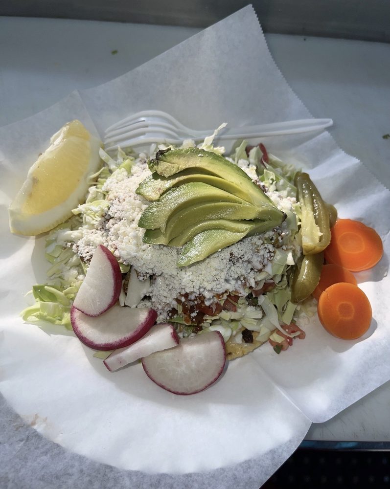 Fuentes Taqueria Logo
