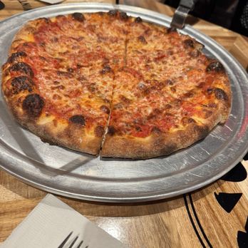 AJ's Pizza Joint - Cheese pie - Pizza Near Me - Winter Garden, Florida
