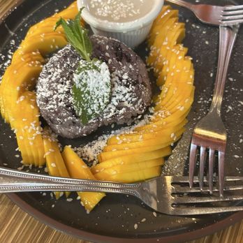 Blai - Mango sticky rice - Thai Near Me - Woodland Hills, California