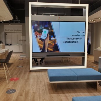Xfinity Store by Comcast - Telecommunications Near Me - Bloomingdale, Illinois