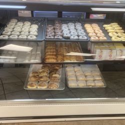 VS Donuts - Display case