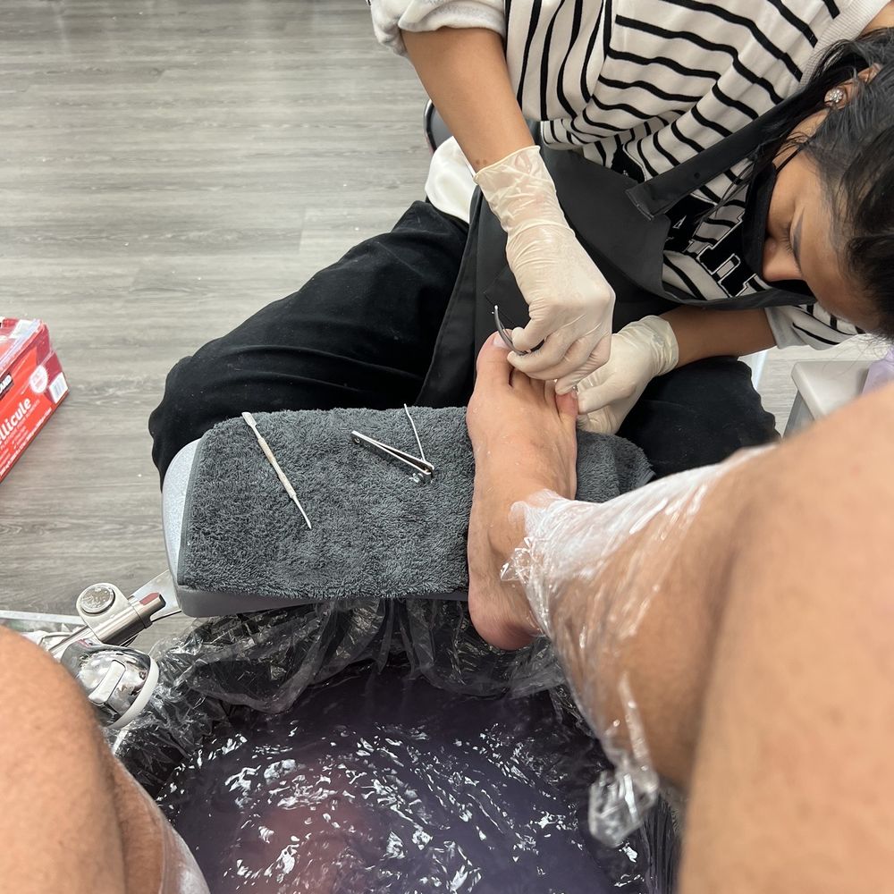T-A Nails & spa - Giving the girl a workout!  I think she broke a sweat!!!! - Nail Salons Near Me - Effingham, Illinois