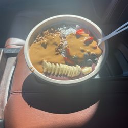 Juicilicious - Açaí Bowl with extra peanut butter‼