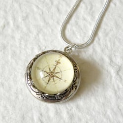 Oakland Craft Company - A locket I made using The Crafty Store's lockets.