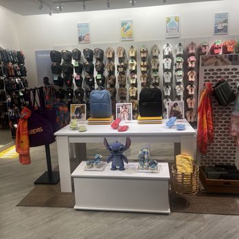 Havaianas - Options - Shoe Stores Near Me - Honolulu, Hawaii