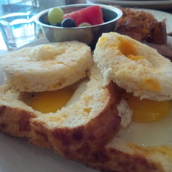 Fabergé - Eggs in a nest- not sure the bread was stale or that it's supposed to be that dry to soak up the egg yolk? - Breakfast & Brunch Near Me - Montreal, Quebec Fabergé - Eggs in a nest- not sure the bread was stale or that it's supposed to be that dry to soak up the egg yolk? - Breakfast & Brunch Near Me - Montreal, Quebec