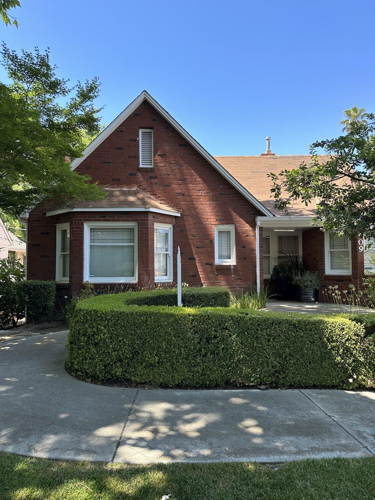 LYON REAL ESTATE DAVIS Updated August 2024 13 Photos 401 2nd St