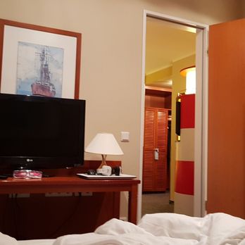 Wyndham Stralsund HanseDom - Nach einem lustvollen Badetag wieder ab in die Hotel Suite - Hotels Near Me - Stralsund, BW Wyndham Stralsund HanseDom - Nach einem lustvollen Badetag wieder ab in die Hotel Suite - Hotels Near Me - Stralsund, BW