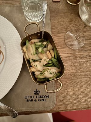 Little London / Bar & Grill by null