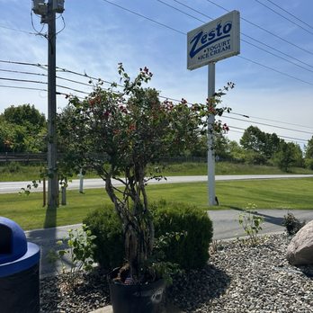 Zesto - Patio - Ice Cream & Frozen Yogurt Near Me - Angola, Indiana Zesto - Patio - Ice Cream & Frozen Yogurt Near Me - Angola, Indiana
