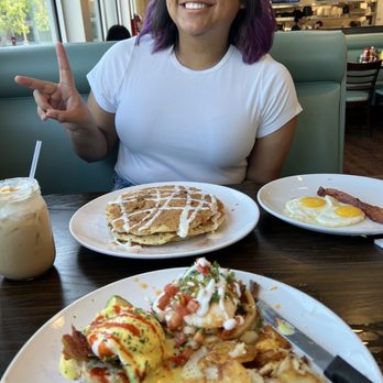 Broken Yolk Cafe - Egg Sope Benedict Classic Eggs Benedict Cinna-Cakes - Breakfast & Brunch Near Me - Fullerton, California