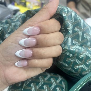 Lulu's Nail - Nail Salons Near Me - New York, New York