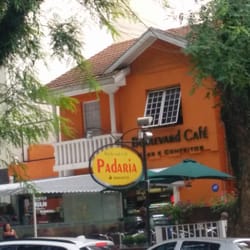 Boulevard Café