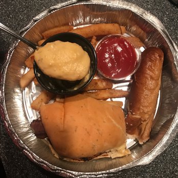 The Inishmor - That teaspoon of beer cheese is the $4.00 extra charge we were quoted until I said it will just Impact your tip. - Pubs Near Me - Colchester, Connecticut