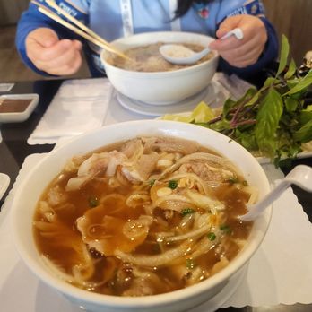Pho Hot - house pho, large. - Vietnamese Near Me - Glendale, California Pho Hot - house pho, large. - Vietnamese Near Me - Glendale, California