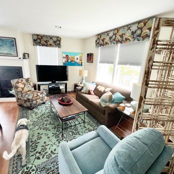 John Randall House - Living room - Hotels Near Me - Provincetown, Massachusetts John Randall House - Living room - Hotels Near Me - Provincetown, Massachusetts