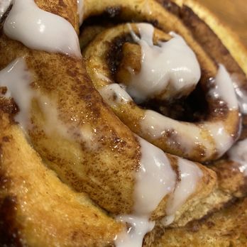 Dot's Restaurant - Cinnamon Bun - Diners Near Me - Wilmington, Vermont