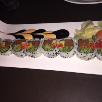 Fire & Oak - Spicy tuna roll- very good - New American Near Me - Montvale, New Jersey