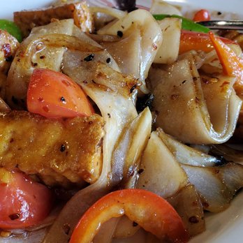 Luck Gai Cafe - Pad Mee Mao with tofu - Chicken Shop Near Me - Anaheim, California