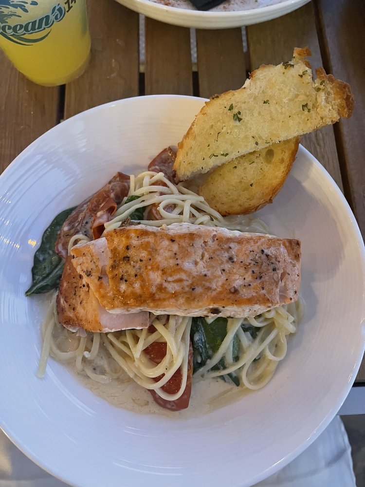 FishTails Restaurant and Bar, Virginia Beach Roadtrippers