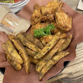 Geneva's Famous Chicken and Cornbread - Fried chicken wings, potato logs and original cornbread - Southern Near Me - Savannah, Georgia Geneva's Famous Chicken and Cornbread - Fried chicken wings, potato logs and original cornbread - Southern Near Me - Savannah, Georgia