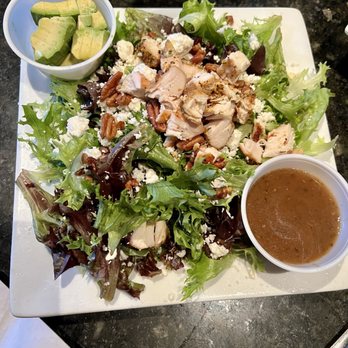 Jonathan's Grille - Spring salad - American Near Me - Mount Juliet, Tennessee Jonathan's Grille - Spring salad - American Near Me - Mount Juliet, Tennessee