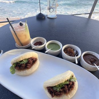 Manta - Suckling pig cochinita, steamed bun, cilantro, habanero - Mexican Near Me - Cabo San Lucas, BCS