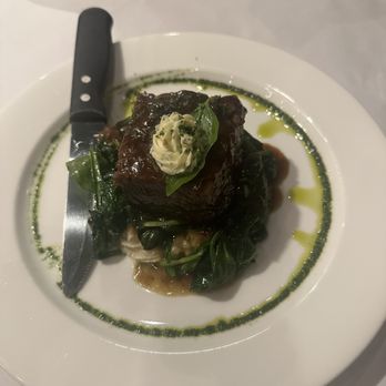 George White - Short rib w/ garlic mashed potato - New American Near Me - Syosset, New York George White - Short rib w/ garlic mashed potato - New American Near Me - Syosset, New York