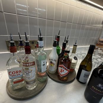 DAA Executive Lounge T2 - Airport Lounges Near Me - Dublin, D